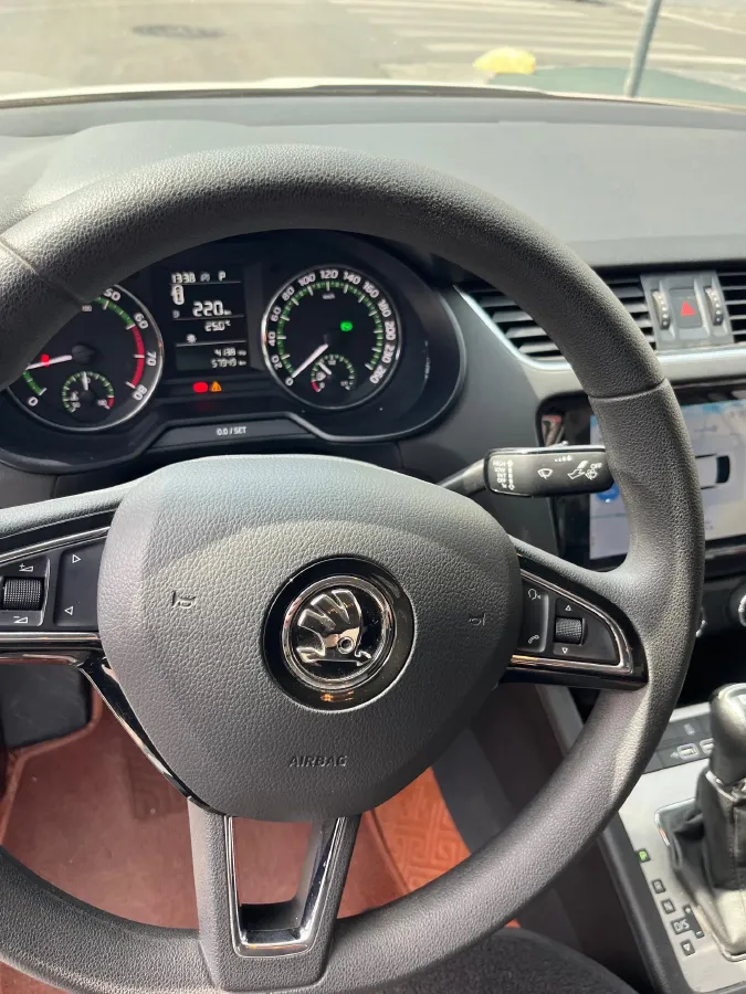 2019 Skoda Octavia 1.2T 116HP L4 7DCT,autocango,china used car exporter,china ev exporter,chinese used car exporter,chinese used ev exporter