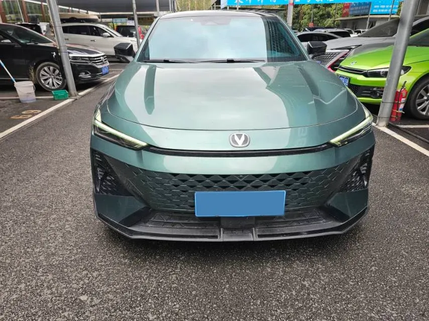 2024 ChangAn UNI-V 1.5T 188HP L4 7DCT,autocango,china used car exporter,china ev exporter,chinese used car exporter,chinese used ev exporter