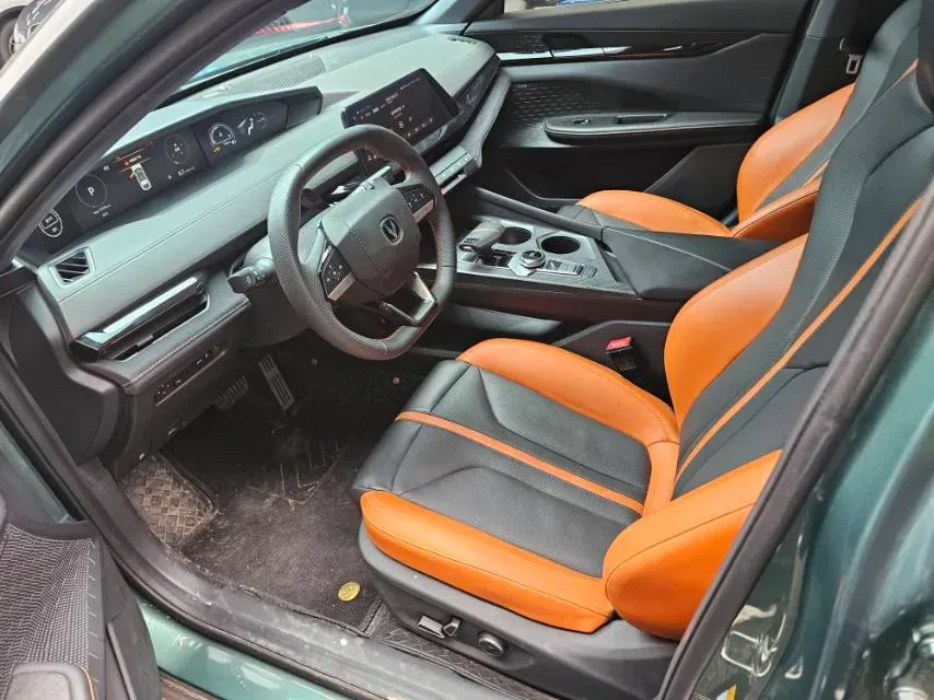 2024 ChangAn UNI-V 1.5T 188HP L4 7DCT,autocango,china used car exporter,china ev exporter,chinese used car exporter,chinese used ev exporter