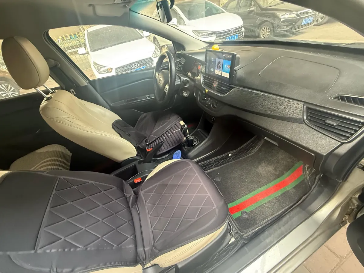 2017 BaoJun 310W 1.2L 82HP L4 6MT,autocango,china used car exporter,china ev exporter,chinese used car exporter,chinese used ev exporter