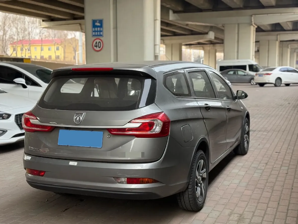 2017 BaoJun 310W 1.2L 82HP L4 6MT,autocango,china used car exporter,china ev exporter,chinese used car exporter,chinese used ev exporter