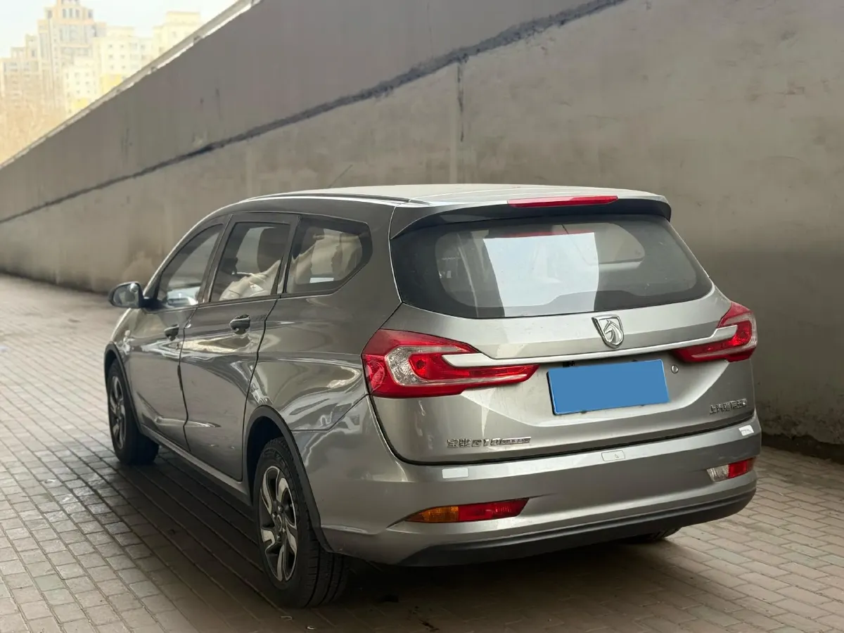 2017 BaoJun 310W 1.2L 82HP L4 6MT,autocango,china used car exporter,china ev exporter,chinese used car exporter,chinese used ev exporter