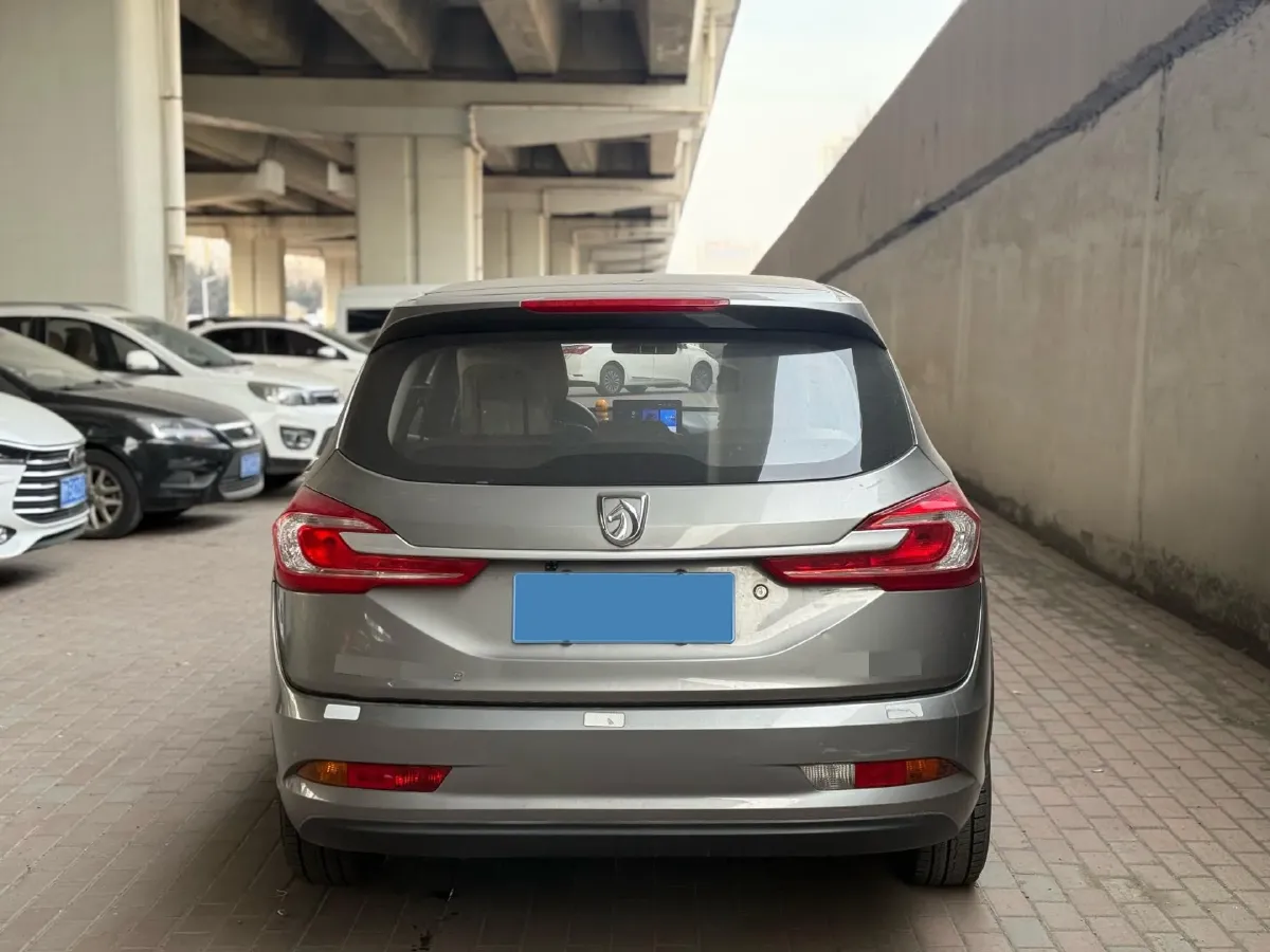 2017 BaoJun 310W 1.2L 82HP L4 6MT,autocango,china used car exporter,china ev exporter,chinese used car exporter,chinese used ev exporter