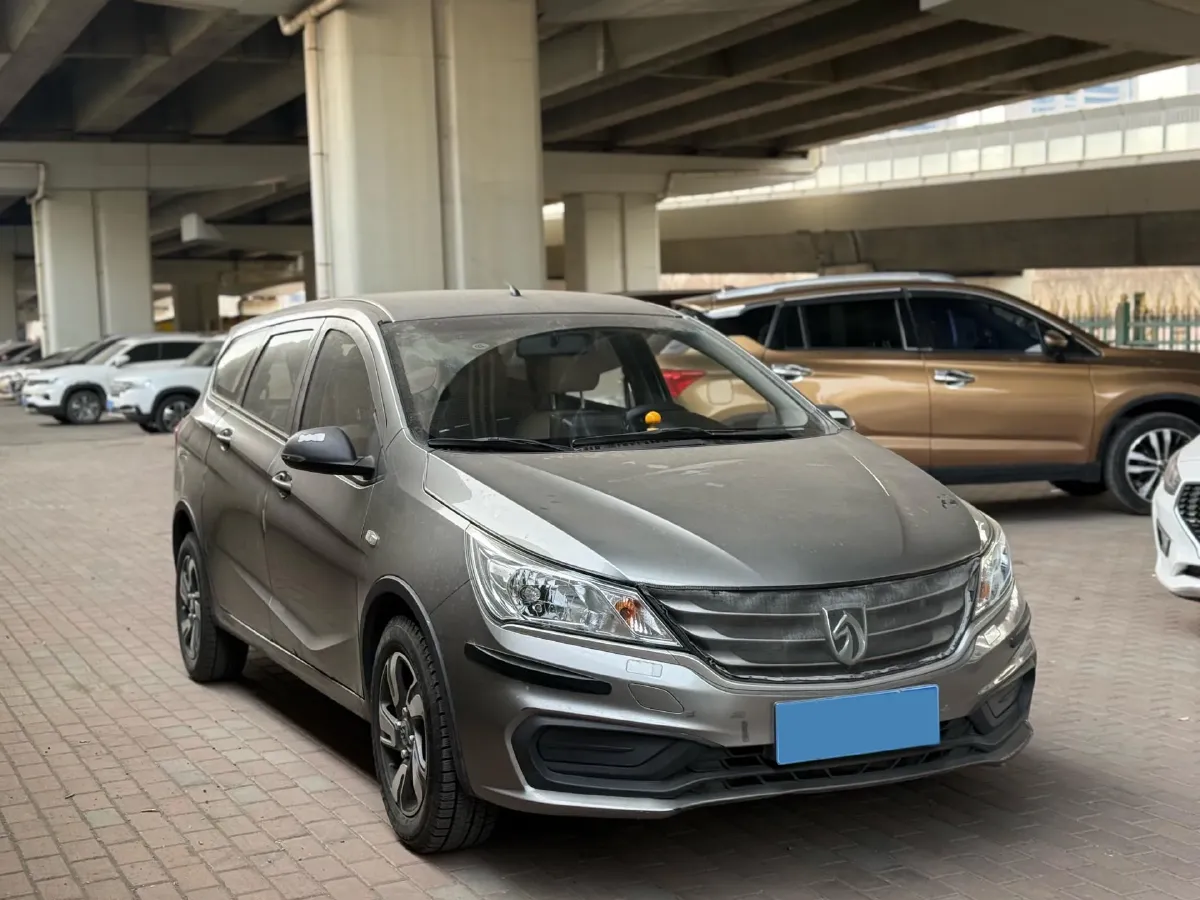 2017 BaoJun 310W 1.2L 82HP L4 6MT,autocango,china used car exporter,china ev exporter,chinese used car exporter,chinese used ev exporter