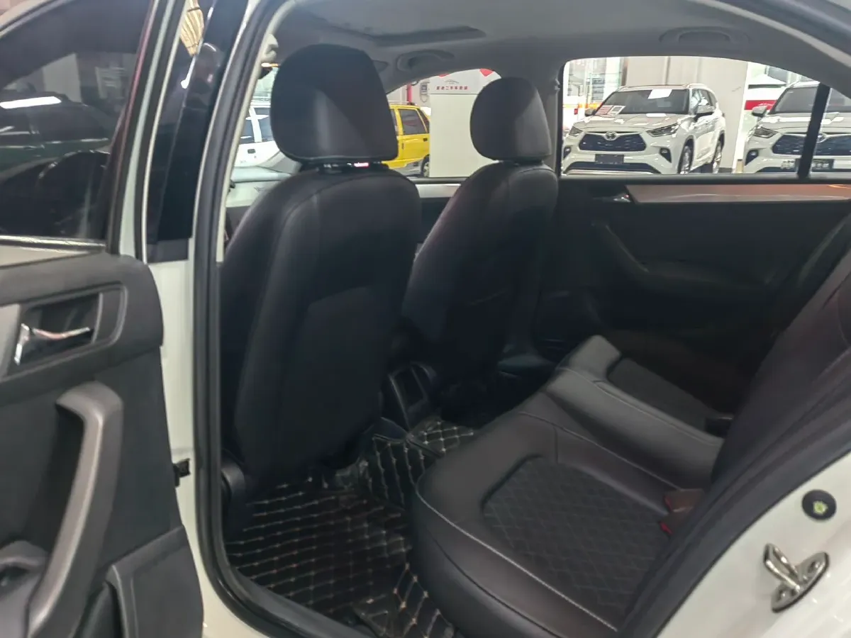 2018 Skoda Rapid 1.6L 110HP L4 6AT,autocango,china used car exporter,china ev exporter,chinese used car exporter,chinese used ev exporter