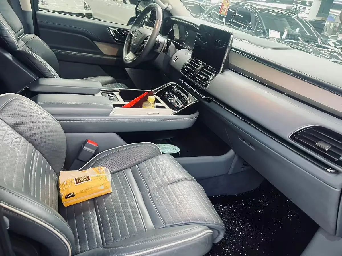 2020 Lincoln Navigator 3.5T 388HP V6 10AT,autocango,china used car exporter,china ev exporter,chinese used car exporter,chinese used ev exporter