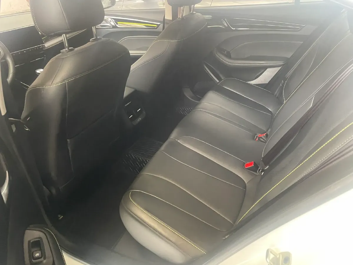 2021 Roewe i5 1.5L 120HP L4 CVT,autocango,china used car exporter,china ev exporter,chinese used car exporter,chinese used ev exporter