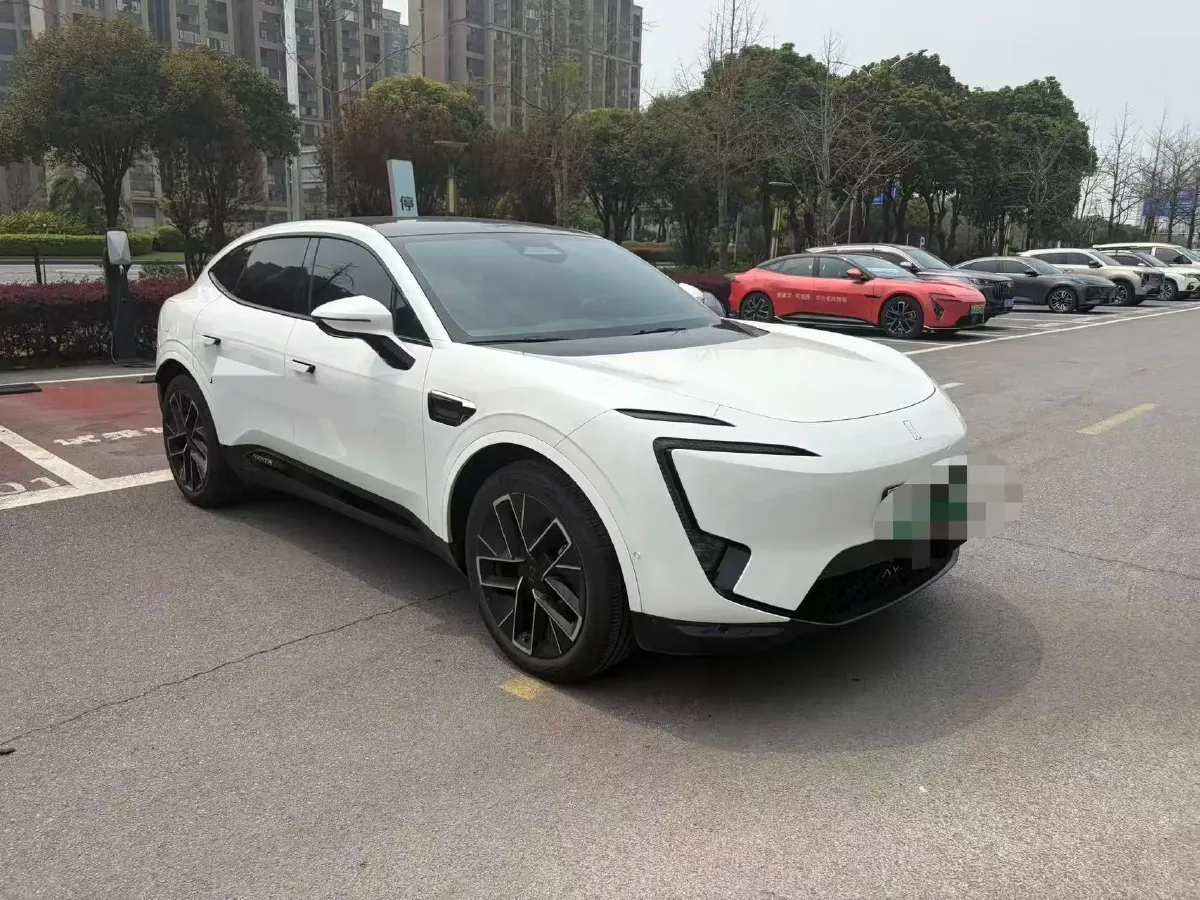 2025 Avatr 11 1.5T 156HP L4 REEV,autocango,china used car exporter,china ev exporter,chinese used car exporter,chinese used ev exporter