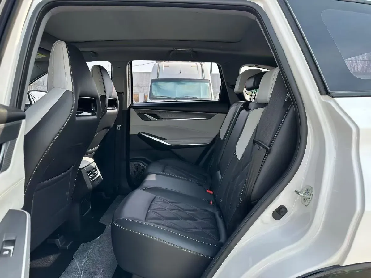 2023 ChangAn CS75 Plus 1.5T 188HP L4 8AT,autocango,china used car exporter,china ev exporter,chinese used car exporter,chinese used ev exporter