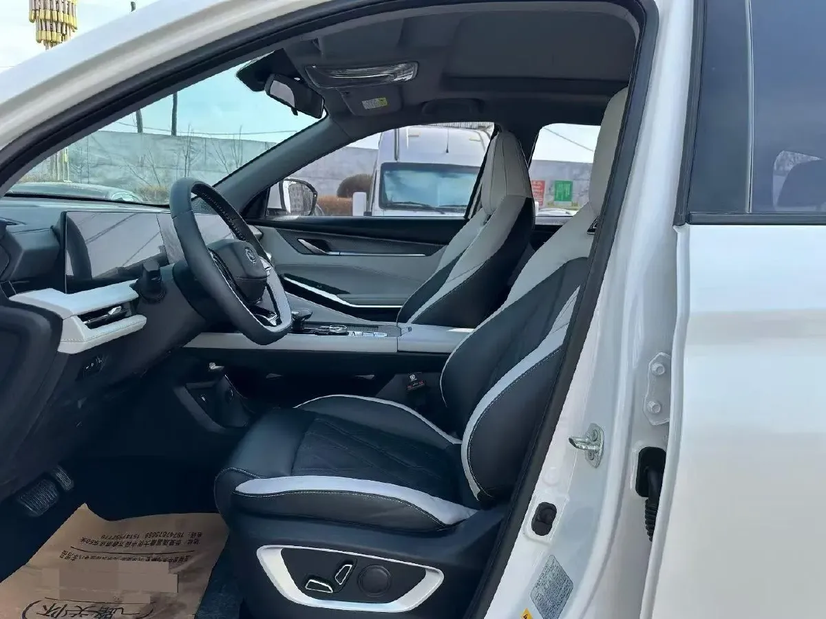 2023 ChangAn CS75 Plus 1.5T 188HP L4 8AT,autocango,china used car exporter,china ev exporter,chinese used car exporter,chinese used ev exporter