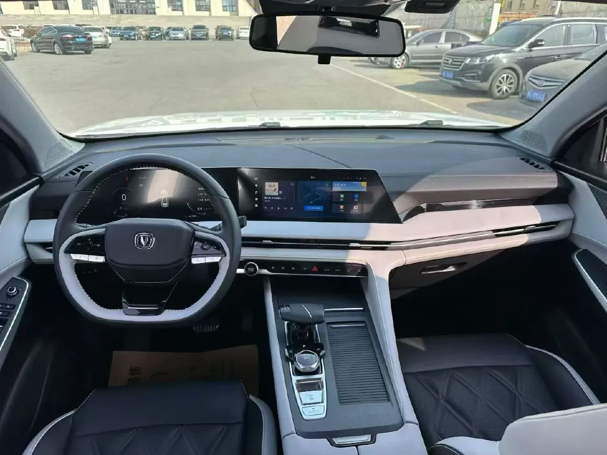 2023 ChangAn CS75 Plus 1.5T 188HP L4 8AT,autocango,china used car exporter,china ev exporter,chinese used car exporter,chinese used ev exporter