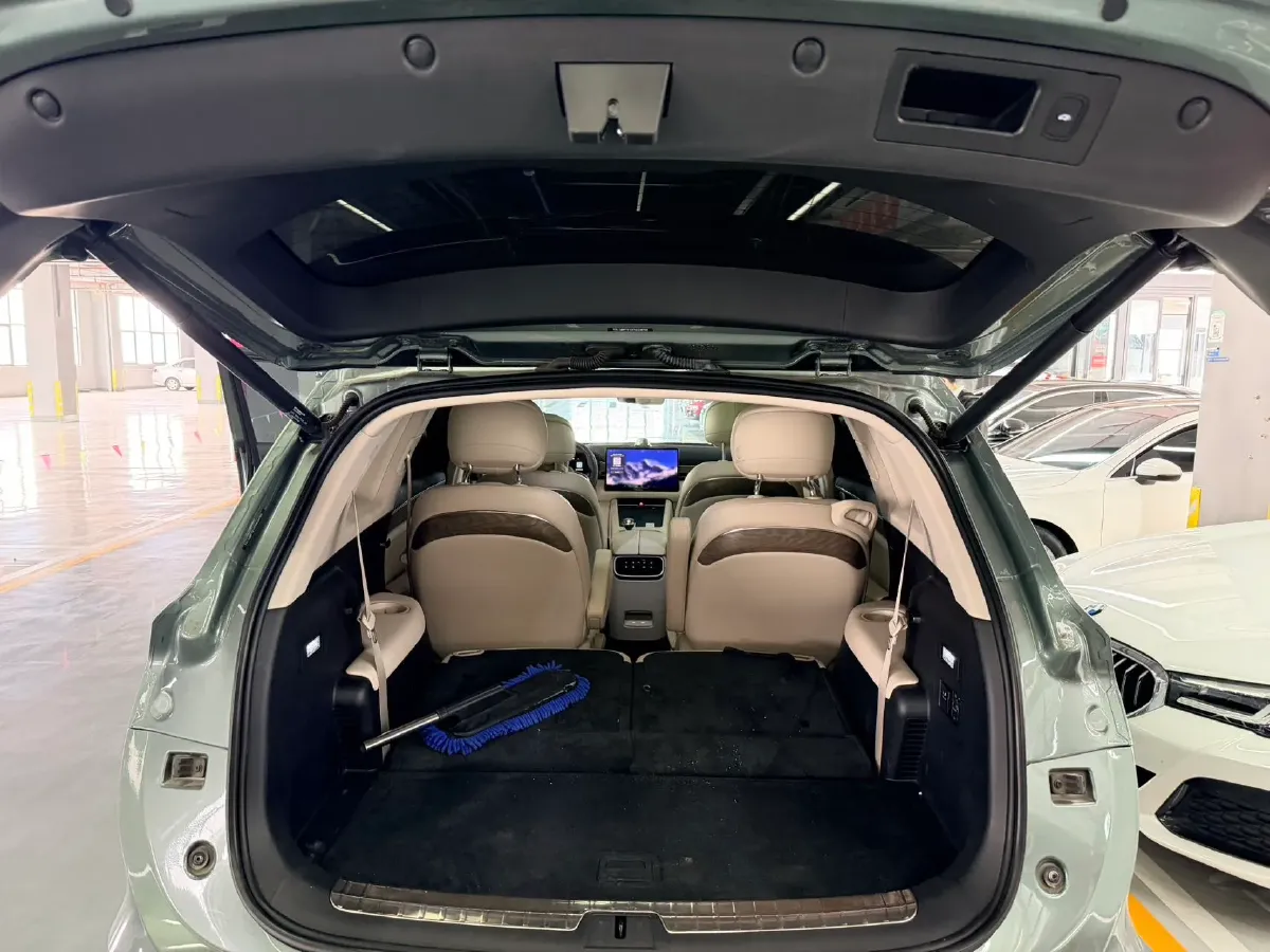 2022 AITO AITO M7 Range Extended 125HP REEV 40KWH,autocango,china used car exporter,china ev exporter,chinese used car exporter,chinese used ev exporter