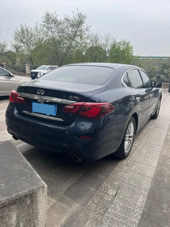 2019 Infiniti Q70 2.0T 211HP L4 7AT,autocango,china used car exporter,china ev exporter,chinese used car exporter,chinese used ev exporter