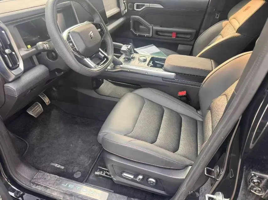 2024 Jetour Traveller 2.0T 254HP L4 7DCT,autocango,china used car exporter,china ev exporter,chinese used car exporter,chinese used ev exporter