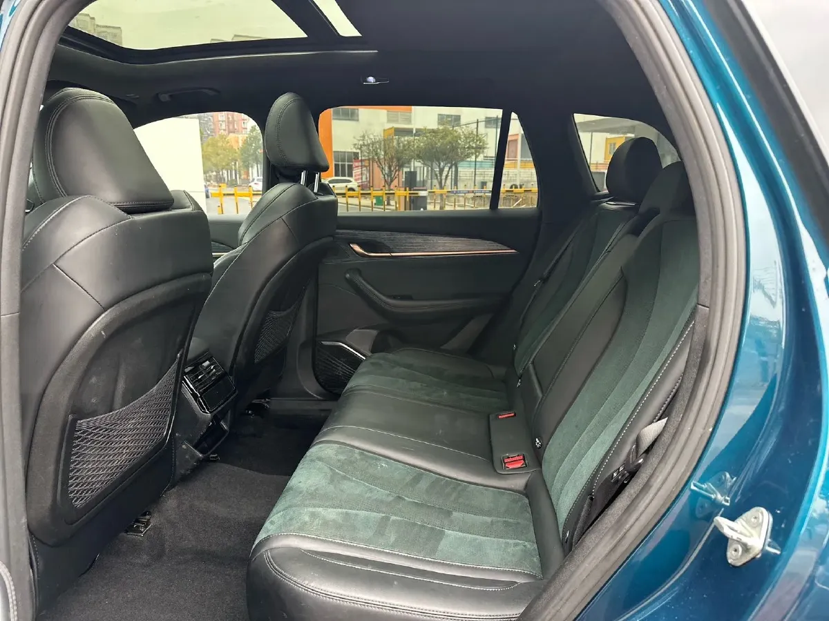 2021 Geely Monjaro 2.0T 238HP L4 8AT,autocango,china used car exporter,china ev exporter,chinese used car exporter,chinese used ev exporter