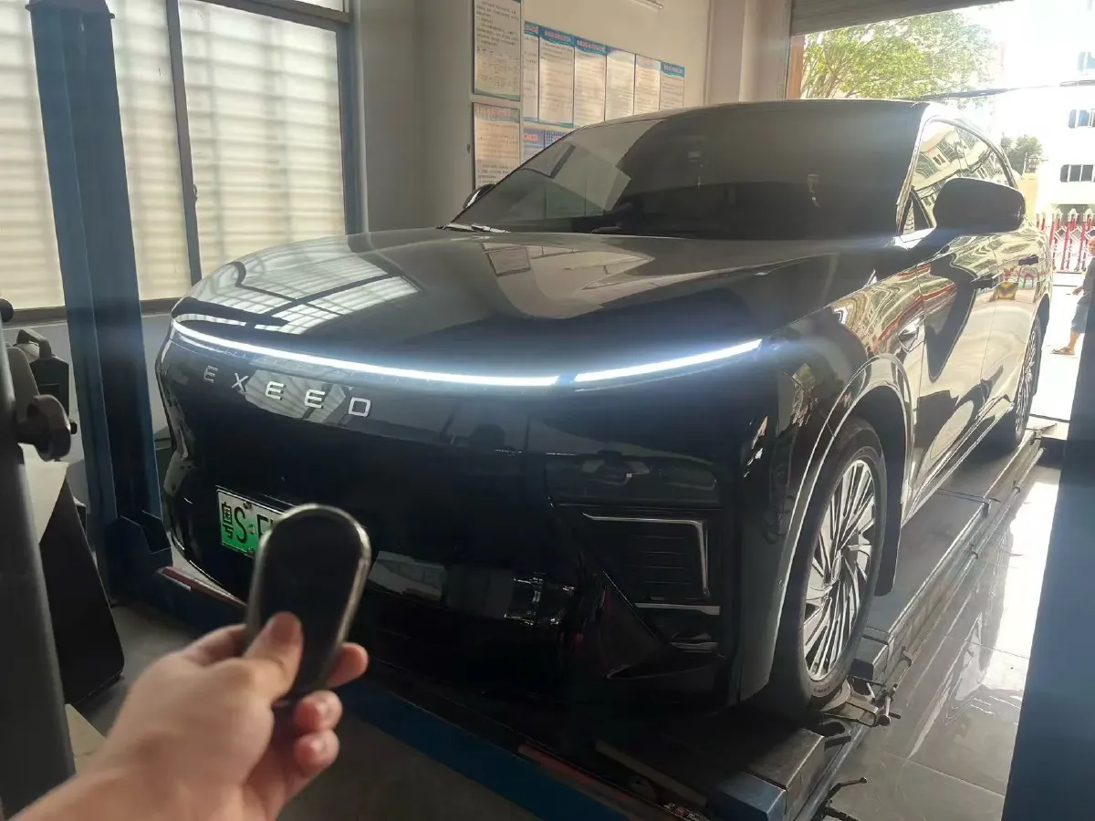 2025 Exceed Sterra ET REEV 156HP REEV,autocango,china used car exporter,china ev exporter,chinese used car exporter,chinese used ev exporter