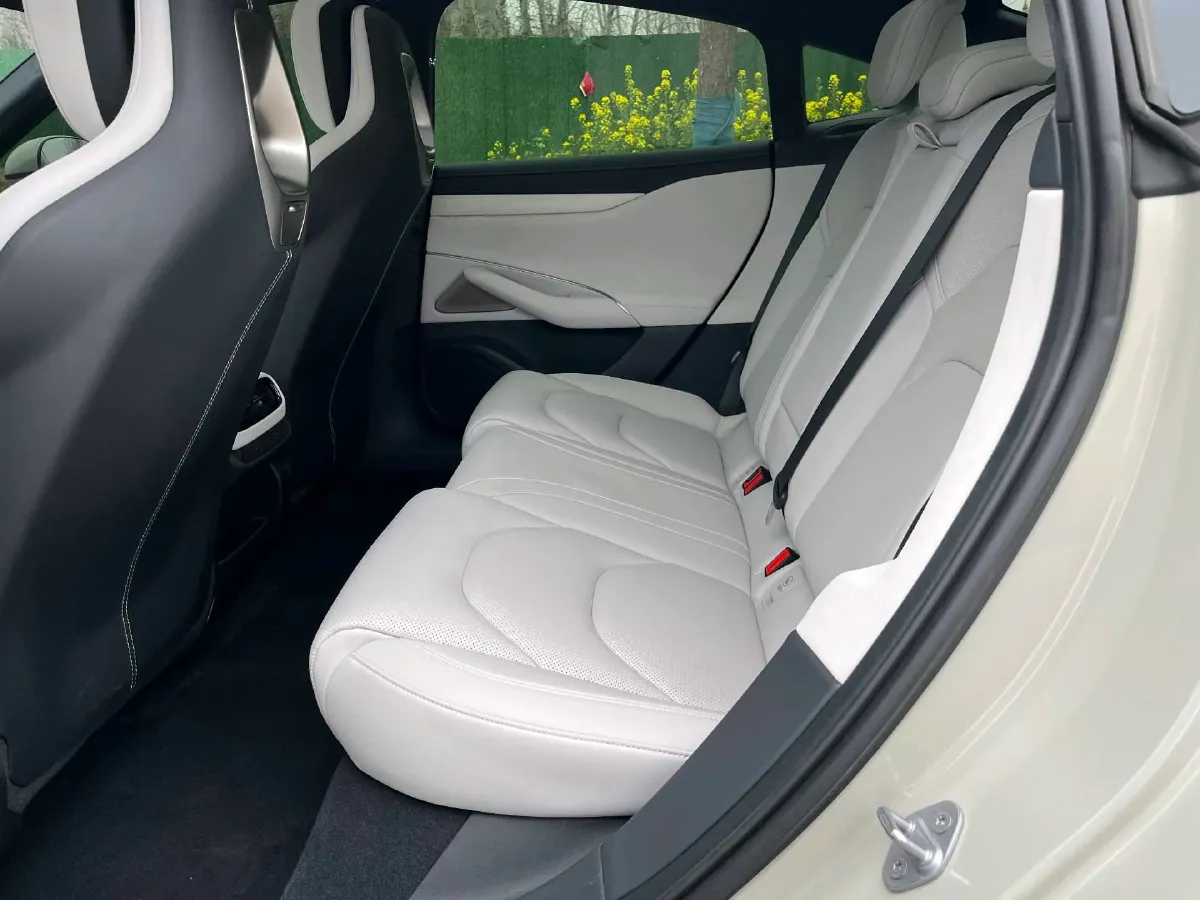 2024 MI SU7 BEV 101KWH,autocango,china used car exporter,china ev exporter,chinese used car exporter,chinese used ev exporter