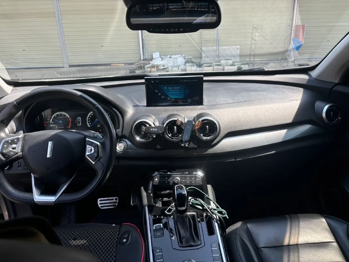 2017 WEY VV7 2.0T 234HP L4 7DCT,autocango,china used car exporter,china ev exporter,chinese used car exporter,chinese used ev exporter