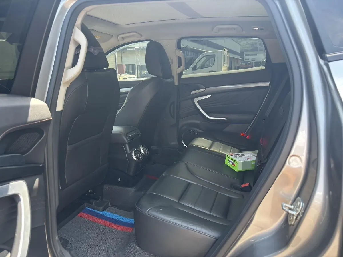 2017 WEY VV7 2.0T 234HP L4 7DCT,autocango,china used car exporter,china ev exporter,chinese used car exporter,chinese used ev exporter