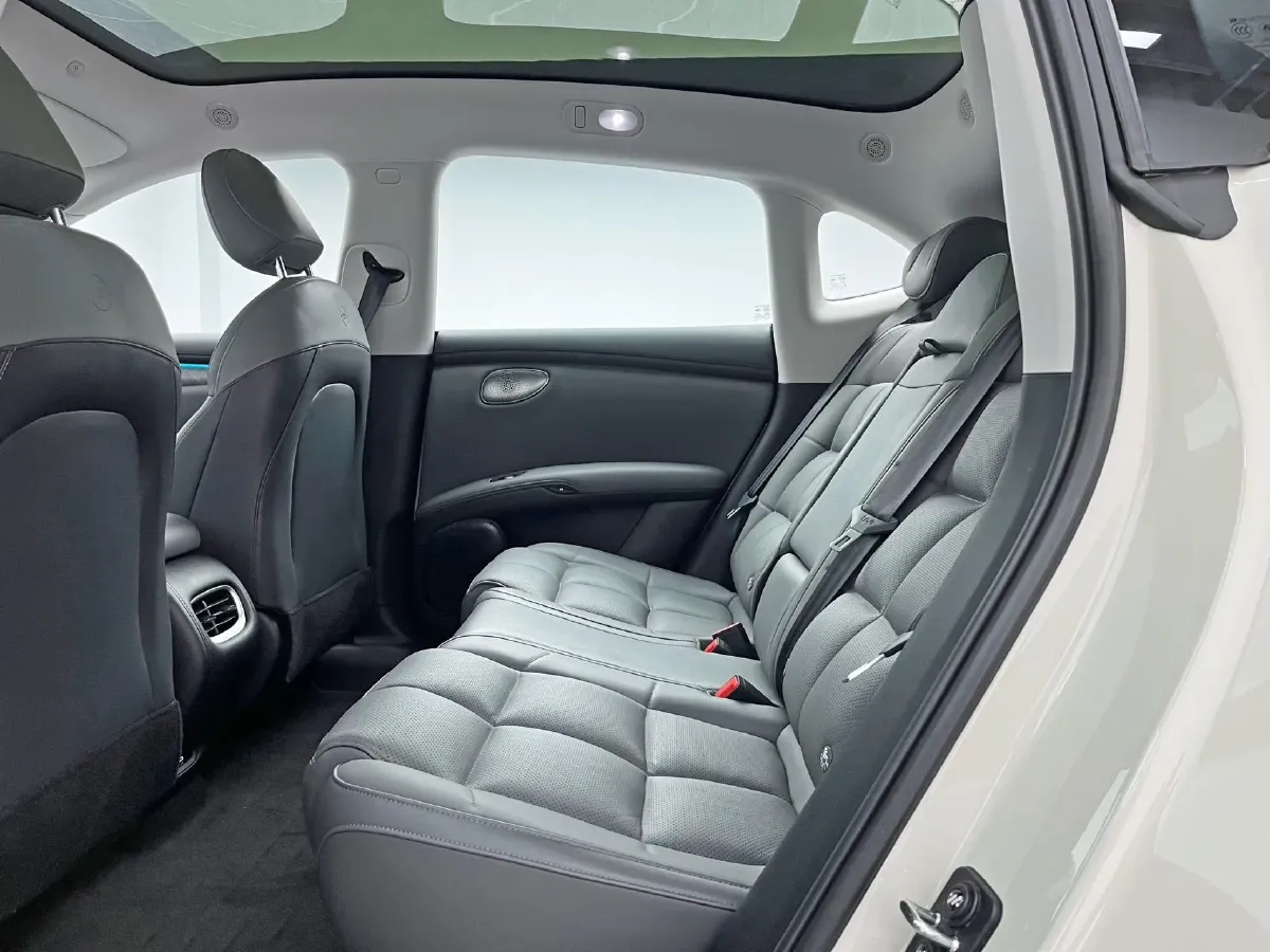 2025 IM LS6 BEV 83KWH,autocango,china used car exporter,china ev exporter,chinese used car exporter,chinese used ev exporter