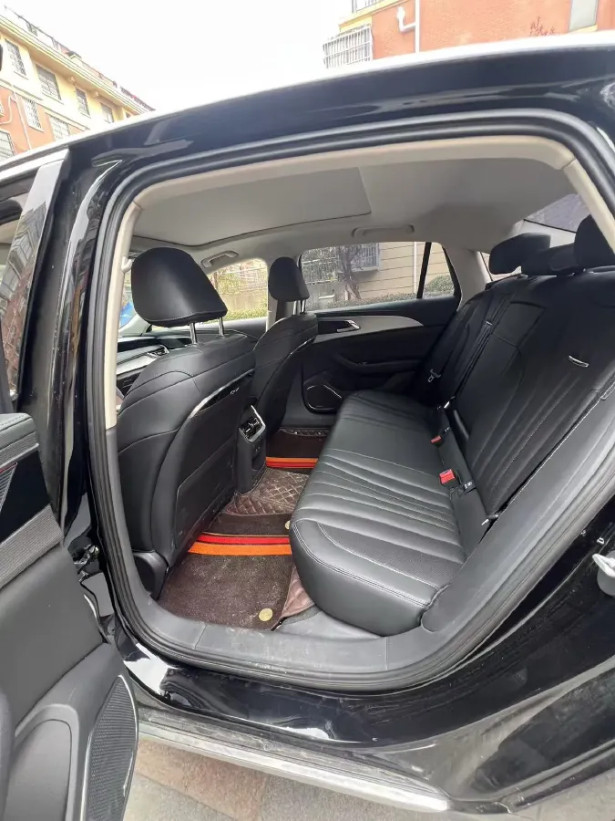 2023 HongQi H5 2.0T 224HP L4 8AT,autocango,china used car exporter,china ev exporter,chinese used car exporter,chinese used ev exporter