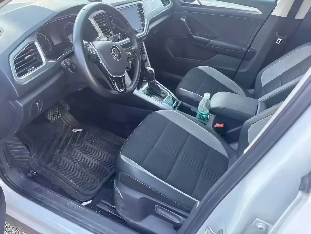 2022 Volkswagen T-Roc 1.4T 150HP L4 7DCT,autocango,china used car exporter,china ev exporter,chinese used car exporter,chinese used ev exporter