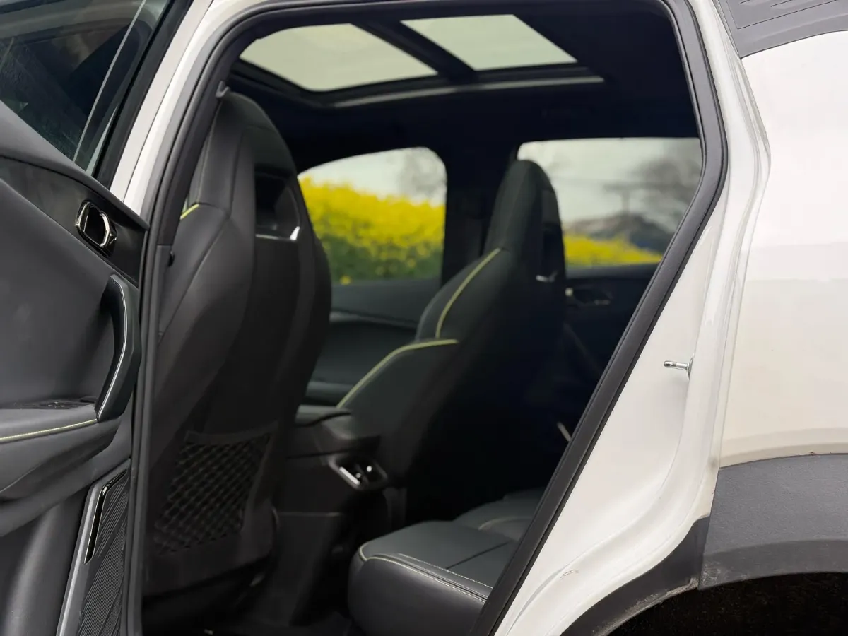 2023 LYNK&CO 06 1.5T 181HP L4 7DCT,autocango,china used car exporter,china ev exporter,chinese used car exporter,chinese used ev exporter