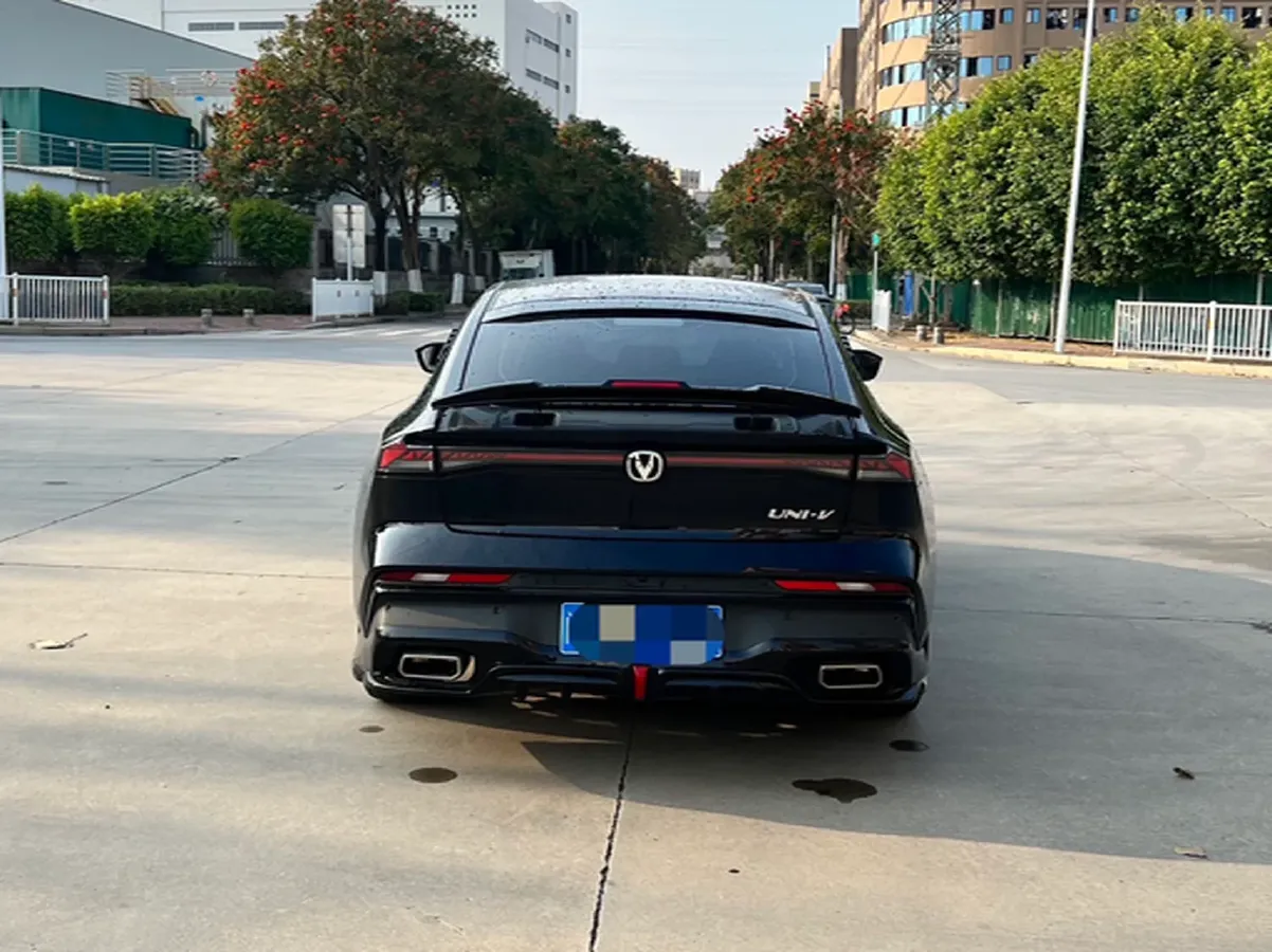 2024 ChangAn UNI-V 1.5T 188HP L4 7DCT,autocango,china used car exporter,china ev exporter,chinese used car exporter,chinese used ev exporter