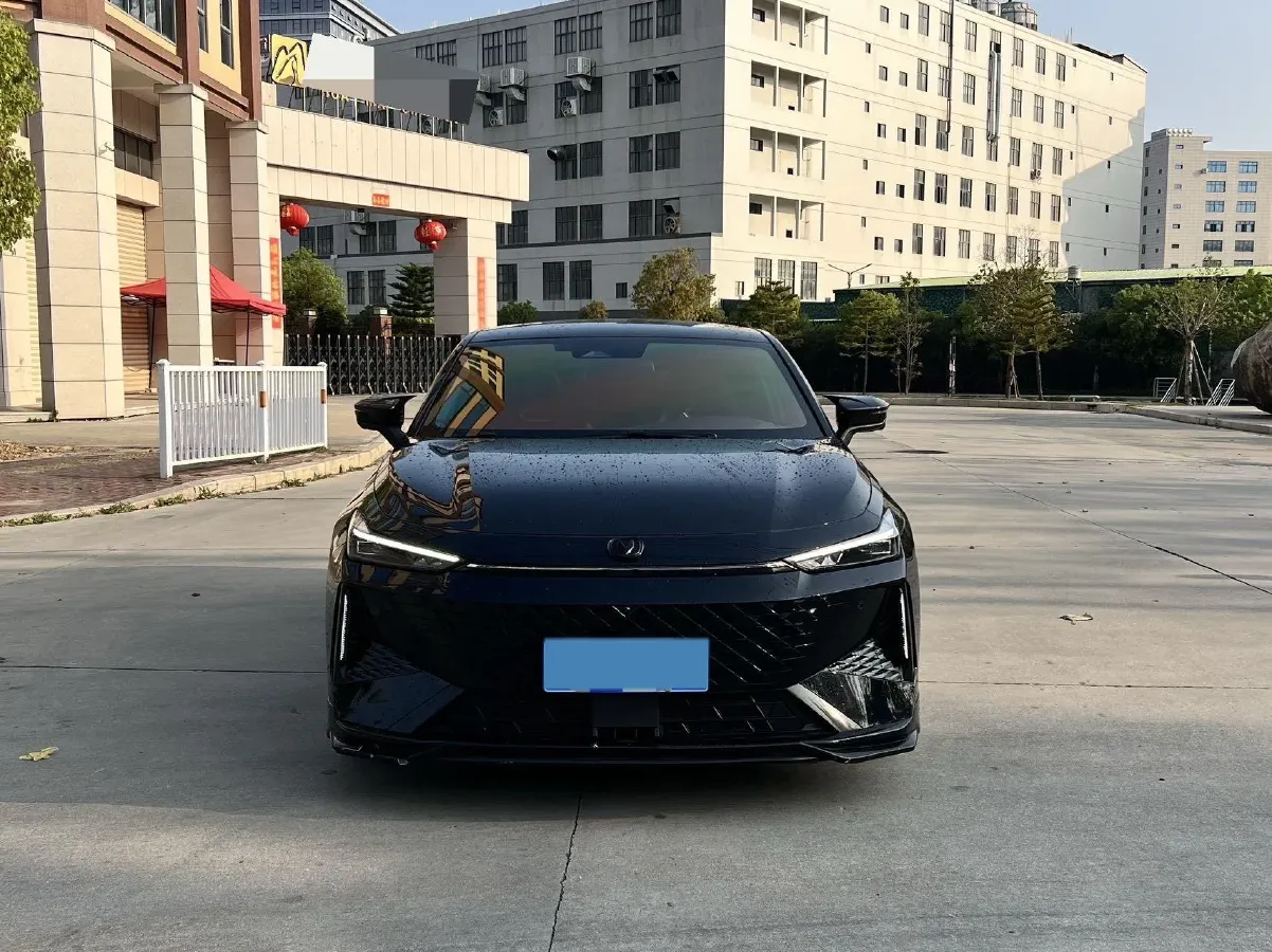 2024 ChangAn UNI-V 1.5T 188HP L4 7DCT,autocango,china used car exporter,china ev exporter,chinese used car exporter,chinese used ev exporter