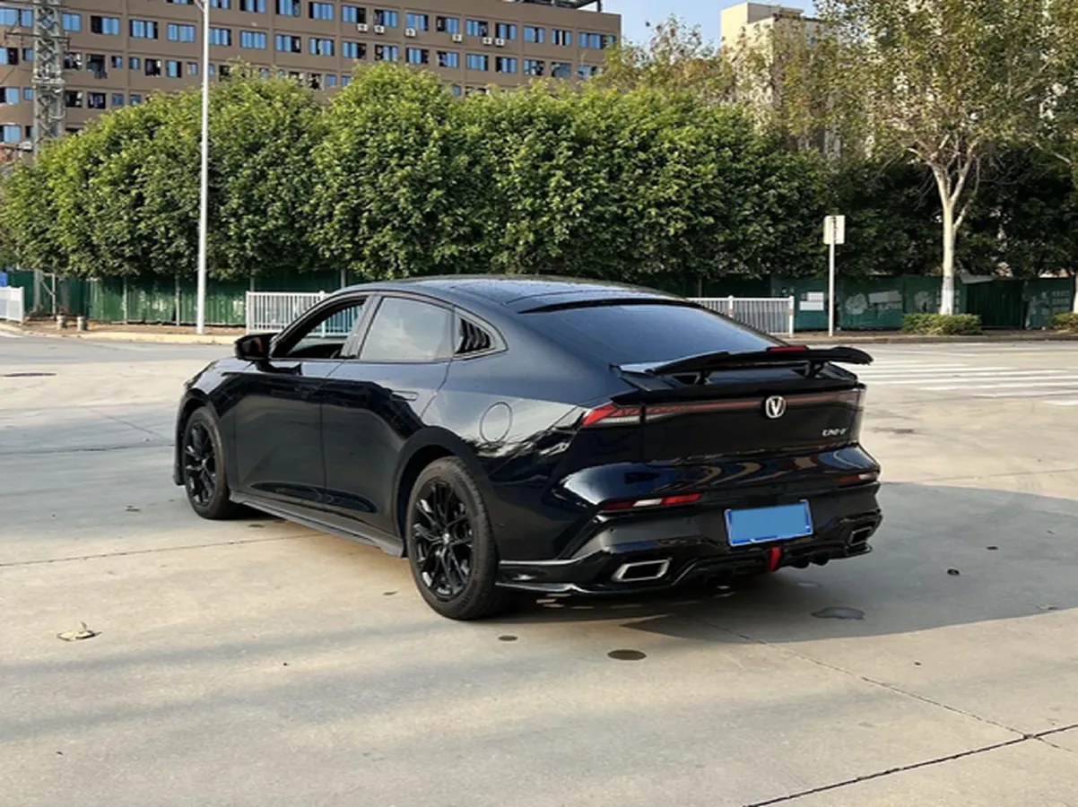 2024 ChangAn UNI-V 1.5T 188HP L4 7DCT,autocango,china used car exporter,china ev exporter,chinese used car exporter,chinese used ev exporter