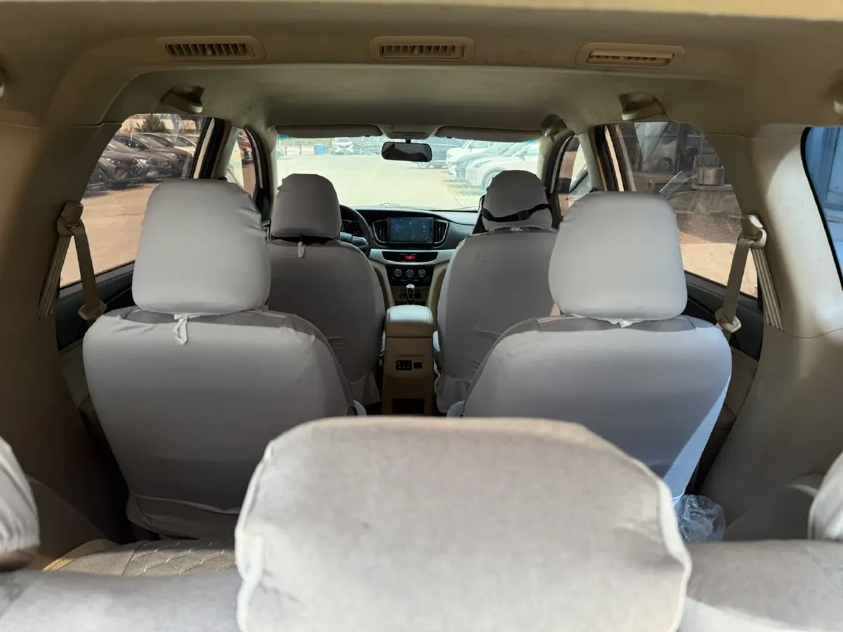 2019 BaoJun 730 1.5L 112HP L4 6MT,autocango,china used car exporter,china ev exporter,chinese used car exporter,chinese used ev exporter