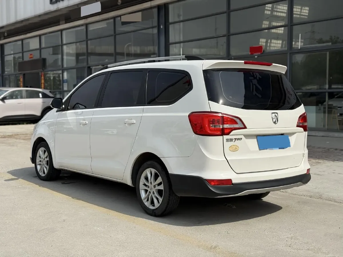 2019 BaoJun 730 1.5L 112HP L4 6MT,autocango,china used car exporter,china ev exporter,chinese used car exporter,chinese used ev exporter
