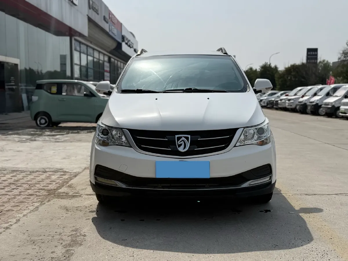 2019 BaoJun 730 1.5L 112HP L4 6MT,autocango,china used car exporter,china ev exporter,chinese used car exporter,chinese used ev exporter