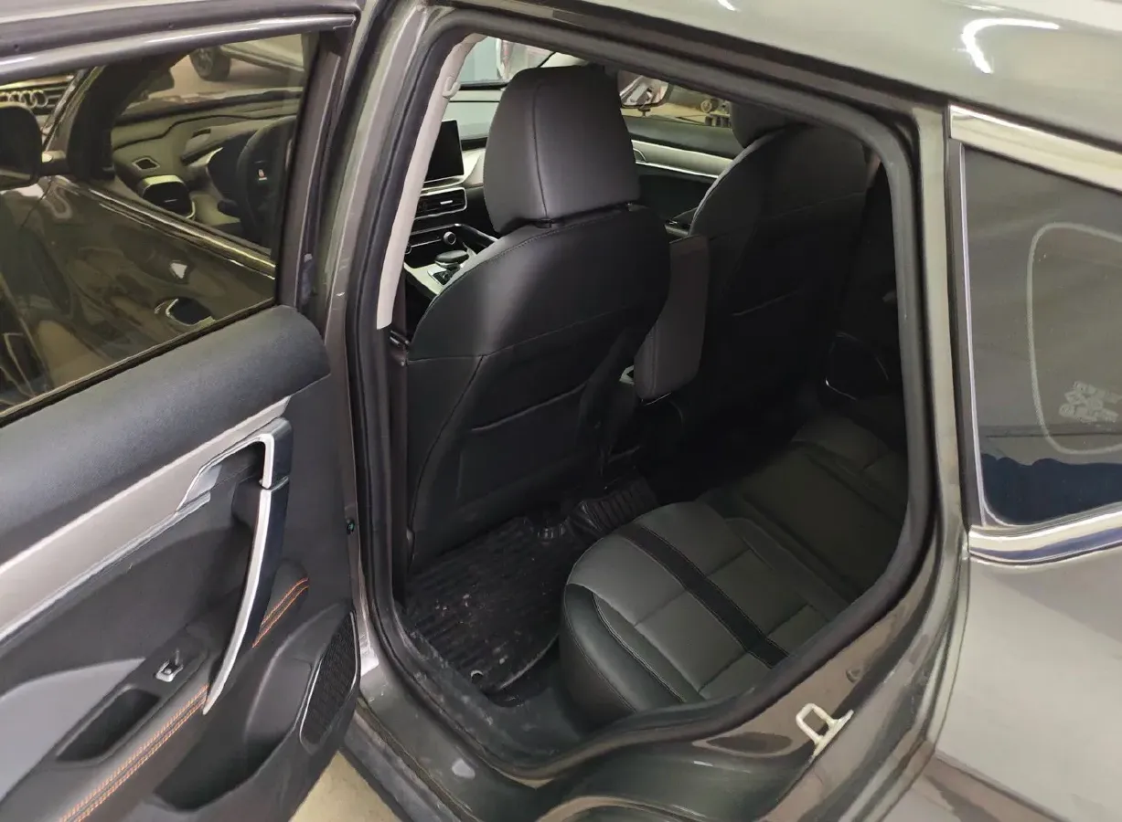 2023 Geely Coolray 1.5T 181HP L4 7DCT,autocango,china used car exporter,china ev exporter,chinese used car exporter,chinese used ev exporter