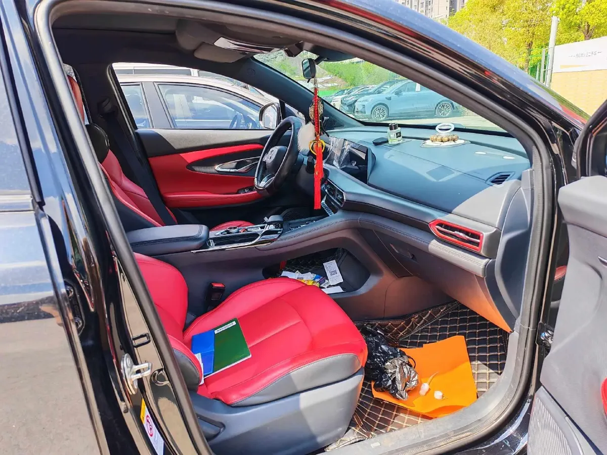 2020 ChangAn UNI-T 1.5T 180HP L4 7DCT,autocango,china used car exporter,china ev exporter,chinese used car exporter,chinese used ev exporter