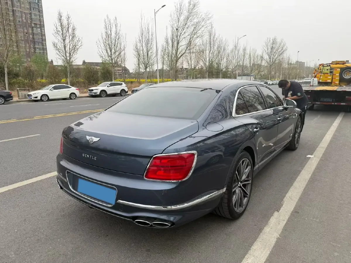 2022 Bentley Flying Spur 2.9T 416HP V6 8DCT PHEV 18KWH,autocango,china used car exporter,china ev exporter,chinese used car exporter,chinese used ev exporter