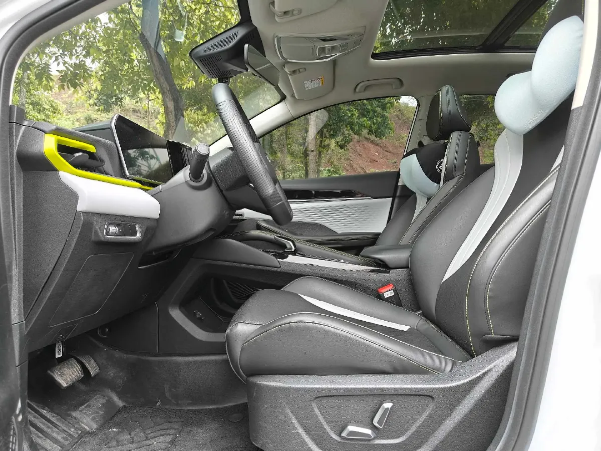 2023 Geely Coolray 1.5T 181HP L4 7DCT,autocango,china used car exporter,china ev exporter,chinese used car exporter,chinese used ev exporter