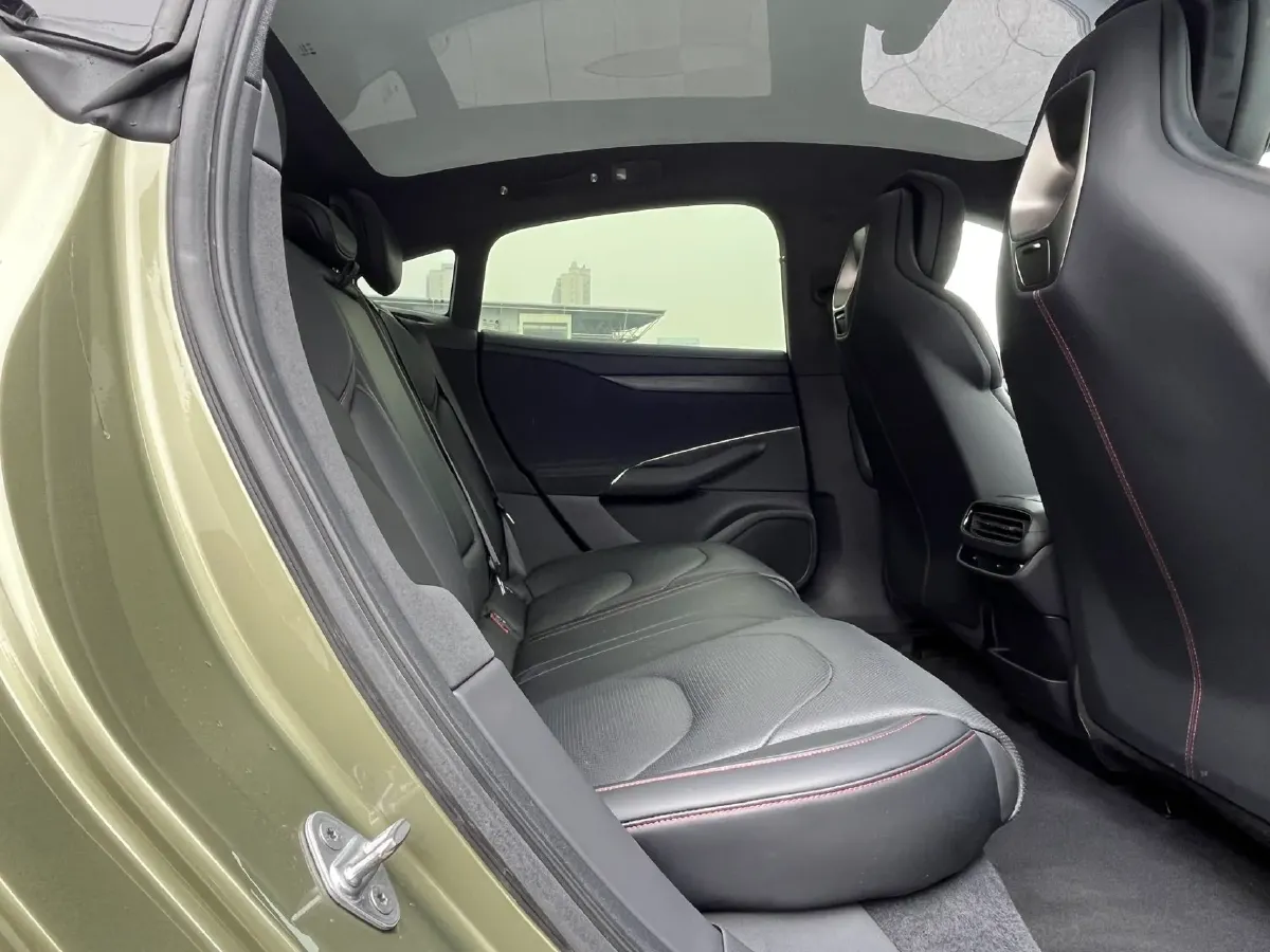 2024 MI SU7 BEV 73.6KWH,autocango,china used car exporter,china ev exporter,chinese used car exporter,chinese used ev exporter