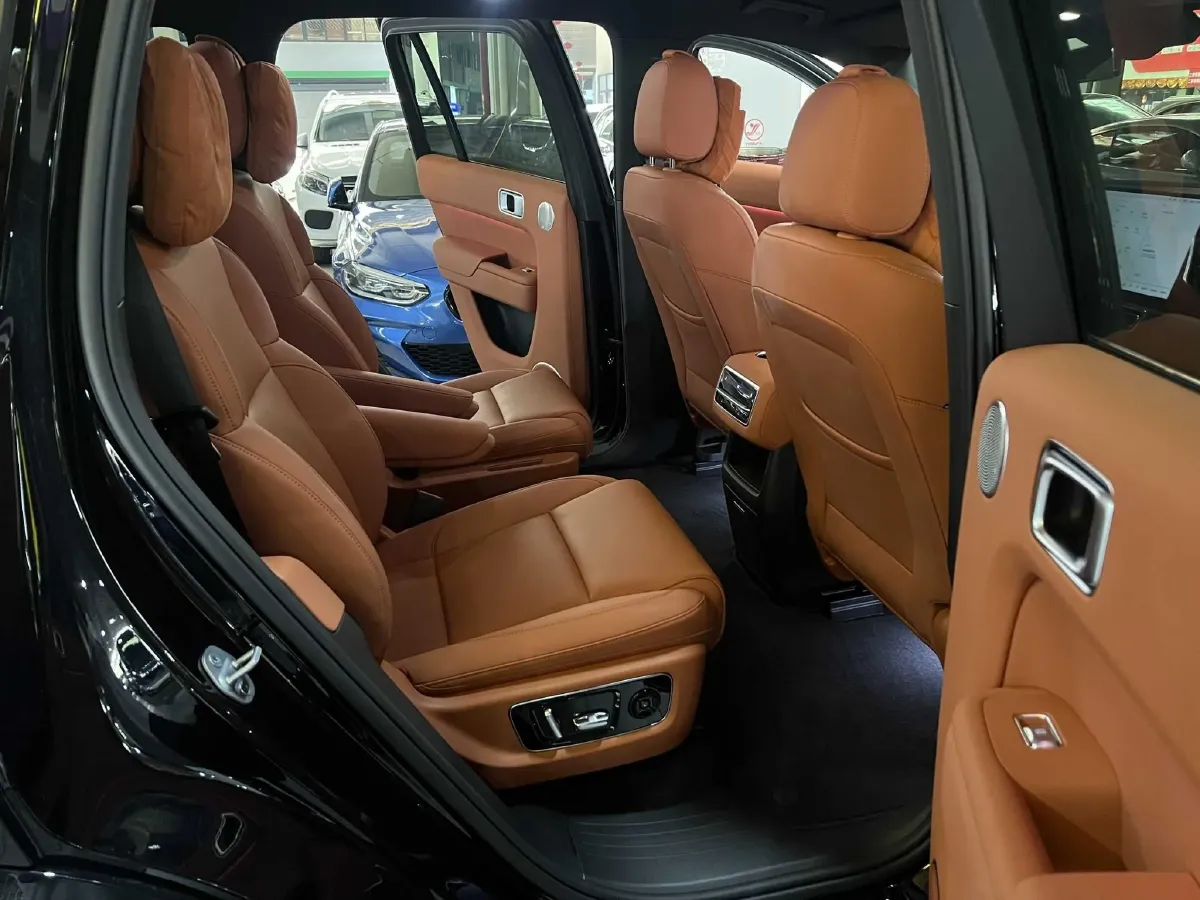 2023 Li L8 Range Extended 154HP REEV 40.9KWH,autocango,china used car exporter,china ev exporter,chinese used car exporter,chinese used ev exporter