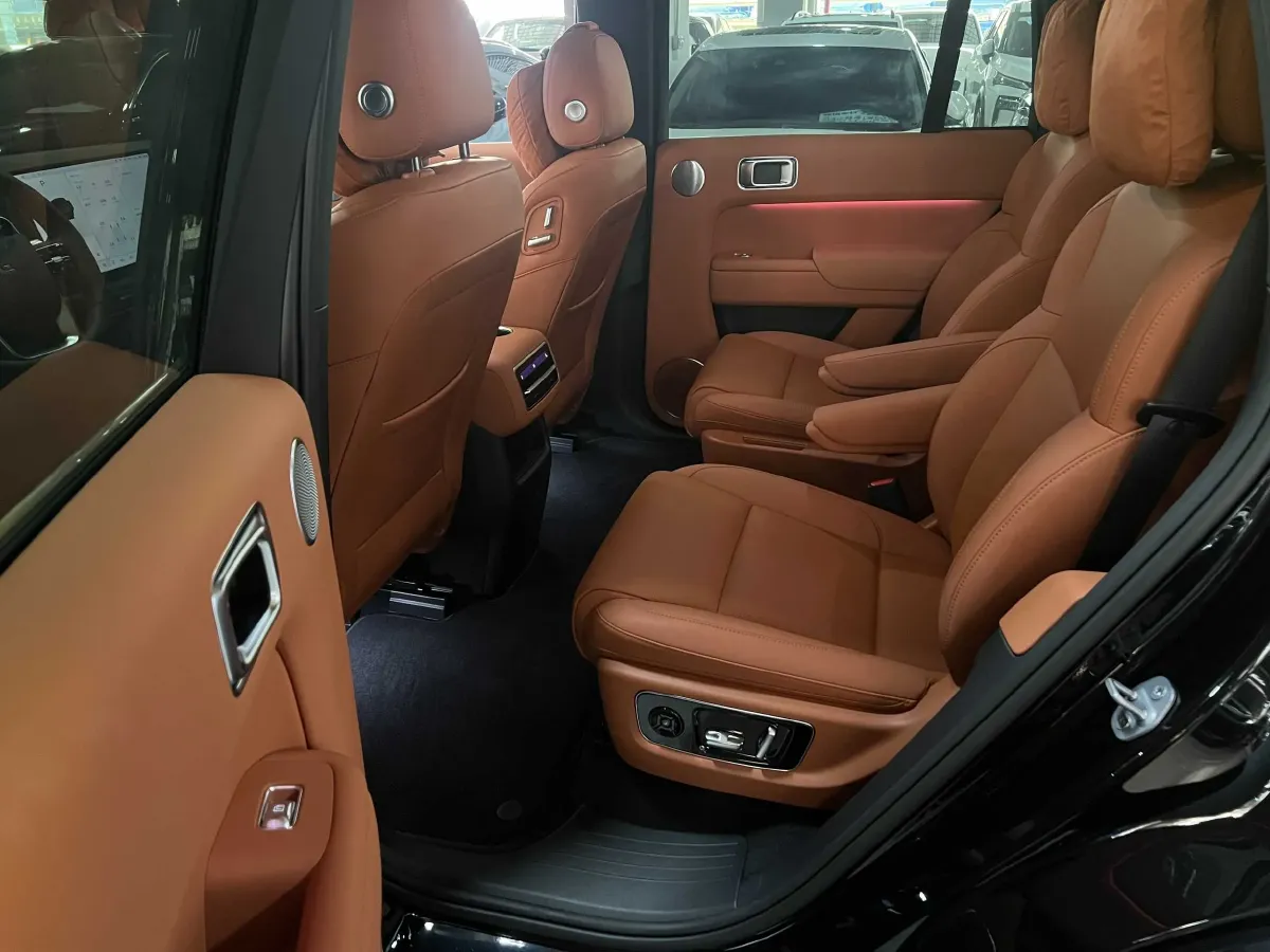 2023 Li L8 Range Extended 154HP REEV 40.9KWH,autocango,china used car exporter,china ev exporter,chinese used car exporter,chinese used ev exporter