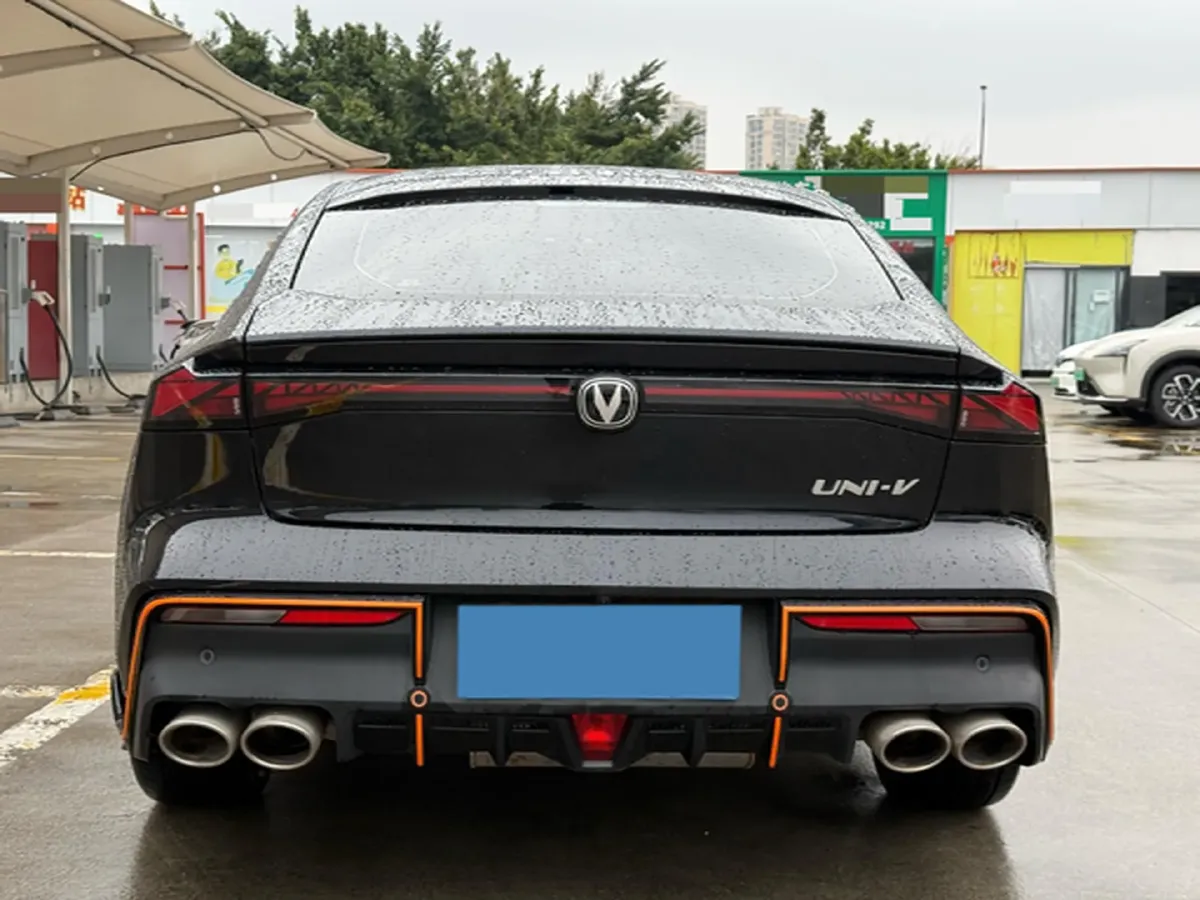 2023 ChangAn UNI-V 1.5T 188HP L4 7DCT,autocango,china used car exporter,china ev exporter,chinese used car exporter,chinese used ev exporter