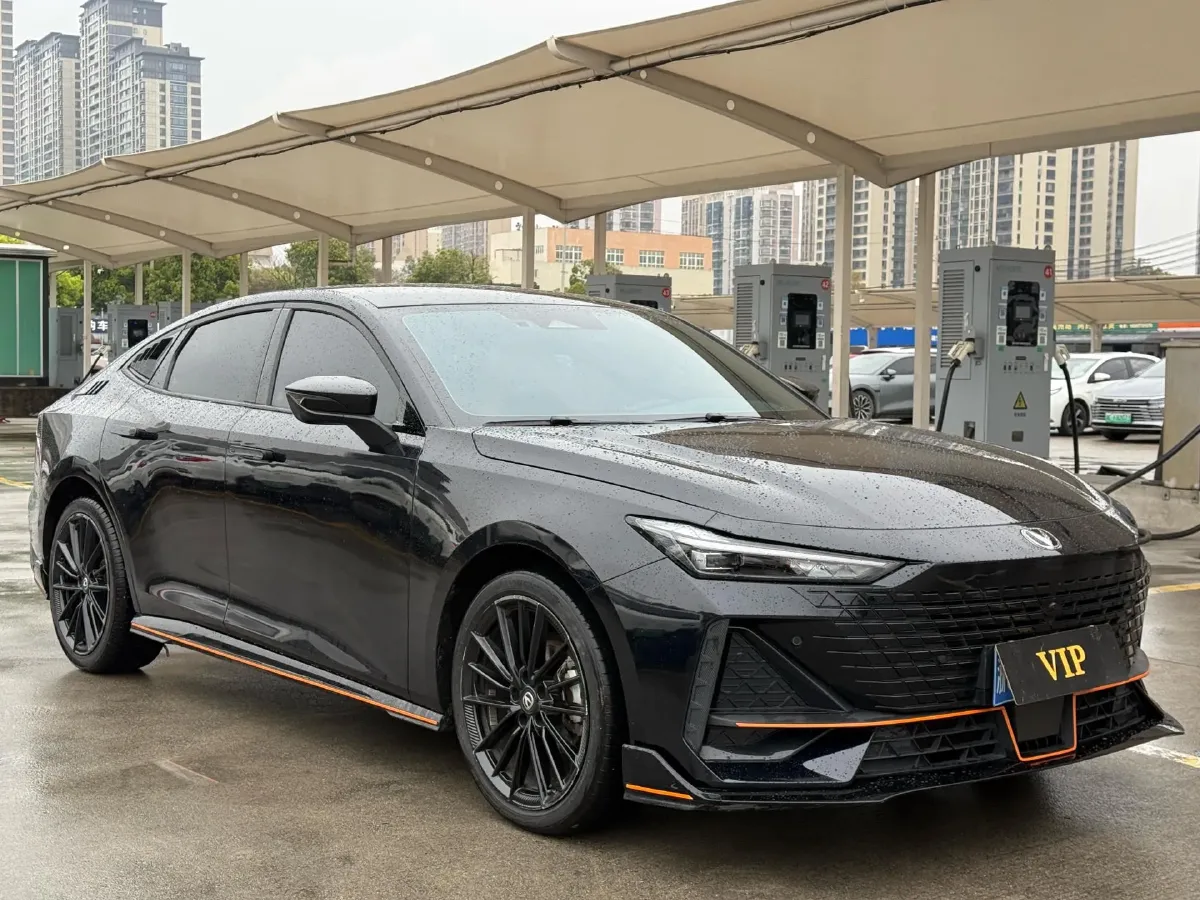 2023 ChangAn UNI-V 1.5T 188HP L4 7DCT,autocango,china used car exporter,china ev exporter,chinese used car exporter,chinese used ev exporter