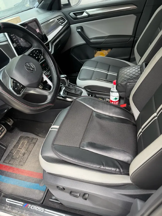 2023 Volkswagen T-Roc 1.5T 160HP L4 7DCT,autocango,china used car exporter,china ev exporter,chinese used car exporter,chinese used ev exporter