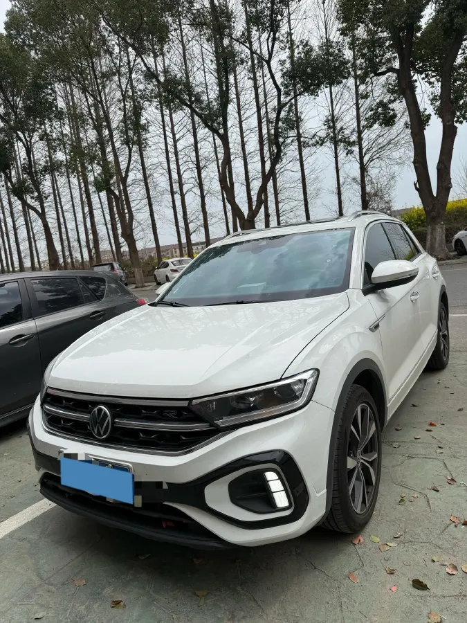 2023 Volkswagen T-Roc 1.5T 160HP L4 7DCT,autocango,china used car exporter,china ev exporter,chinese used car exporter,chinese used ev exporter