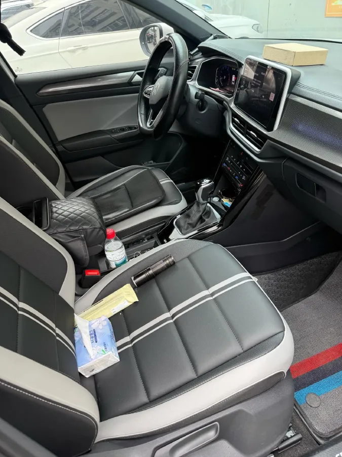 2023 Volkswagen T-Roc 1.5T 160HP L4 7DCT,autocango,china used car exporter,china ev exporter,chinese used car exporter,chinese used ev exporter