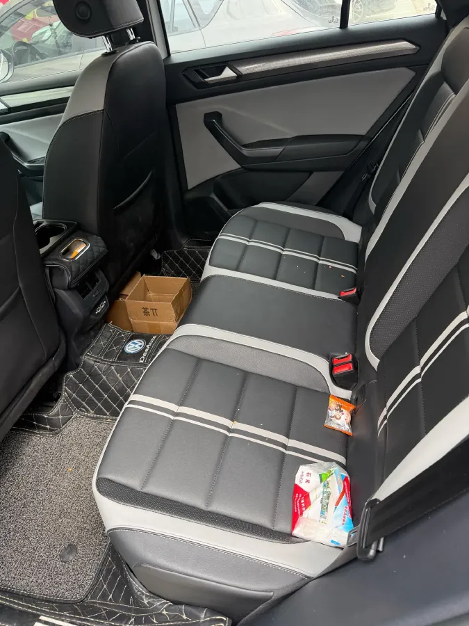 2023 Volkswagen T-Roc 1.5T 160HP L4 7DCT,autocango,china used car exporter,china ev exporter,chinese used car exporter,chinese used ev exporter