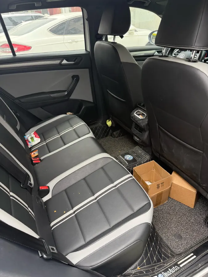 2023 Volkswagen T-Roc 1.5T 160HP L4 7DCT,autocango,china used car exporter,china ev exporter,chinese used car exporter,chinese used ev exporter