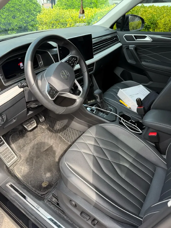 2023 Volkswagen Tiguan L 2.0T 186HP L4 7DCT,autocango,china used car exporter,china ev exporter,chinese used car exporter,chinese used ev exporter