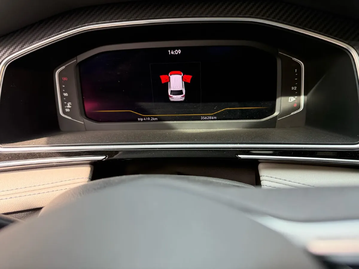 2023 Volkswagen Tiguan L 2.0T 186HP L4 7DCT,autocango,china used car exporter,china ev exporter,chinese used car exporter,chinese used ev exporter