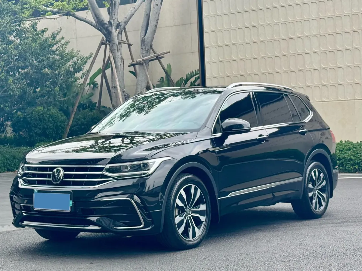 2024 Volkswagen Tiguan L 2.0T 186HP L4 7DCT,autocango,china used car exporter,china ev exporter,chinese used car exporter,chinese used ev exporter